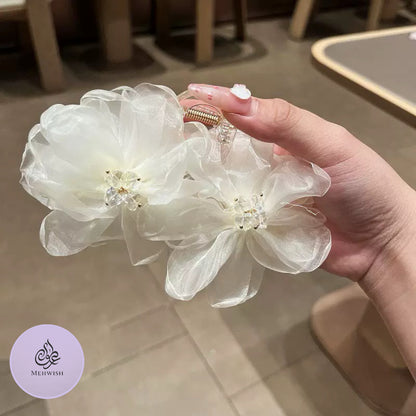 French Elegant Petal Claw