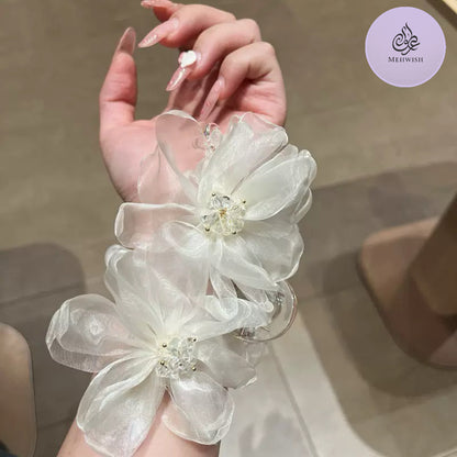 French Elegant Petal Claw